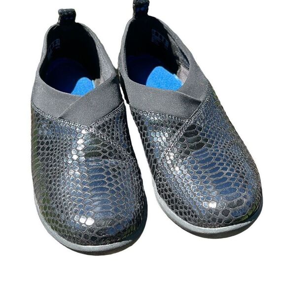 Clarks Cloudsteppers women's black fabric/reptile patent slip on shoes size 9 - Picture 9 of 9